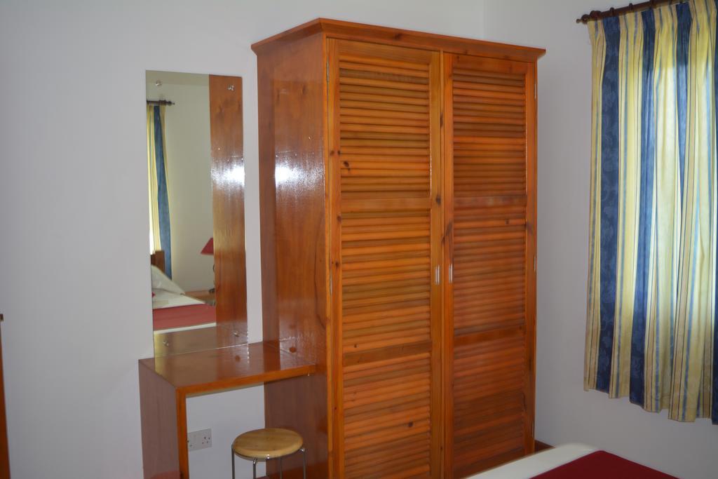 Manfiyo Guest House Anse Boileau Eksteriør bilde